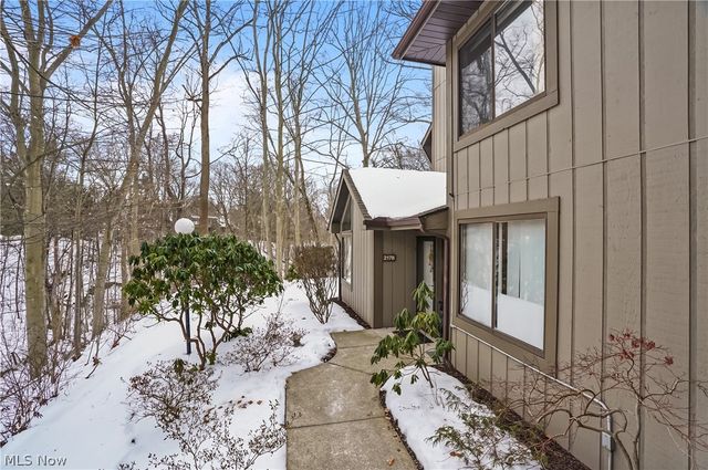 2178 Stone Creek Trail, Cuyahoga Falls, OH 44223