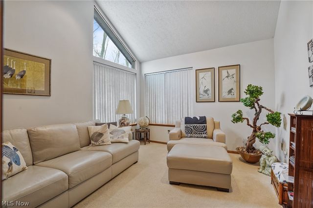 2178 Stone Creek Trail, Cuyahoga Falls, OH 44223