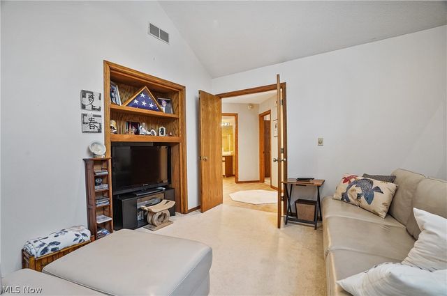 2178 Stone Creek Trail, Cuyahoga Falls, OH 44223