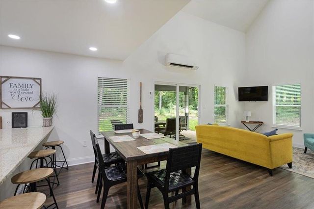 299 SOUTHSHORE DR, Lone Star, TX 75668