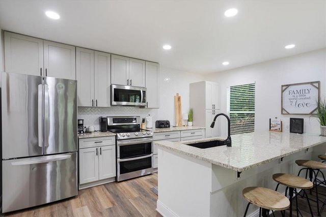 299 SOUTHSHORE DR, Lone Star, TX 75668