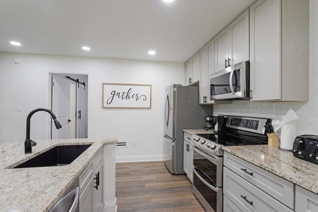 299 SOUTHSHORE DR, Lone Star, TX 75668