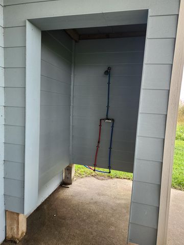 160 E Central Ave, Grand Isle, LA 70358