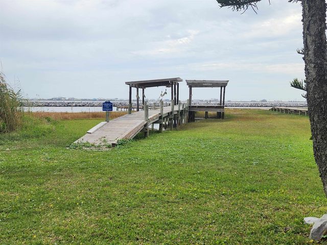 160 E Central Ave, Grand Isle, LA 70358