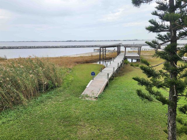 160 E Central Ave, Grand Isle, LA 70358