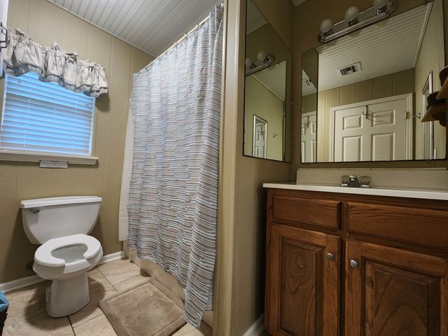 160 E Central Ave, Grand Isle, LA 70358