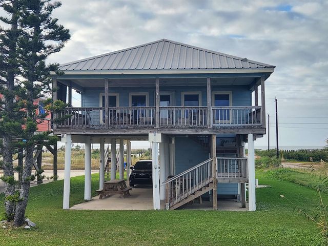 160 E Central Ave, Grand Isle, LA 70358
