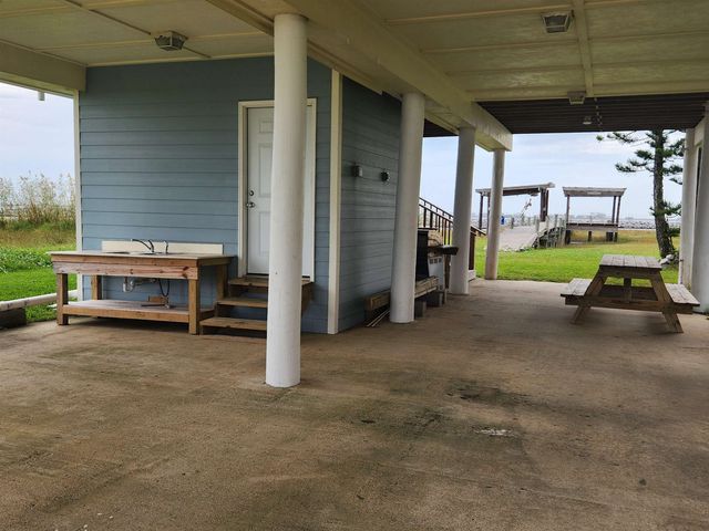 160 E Central Ave, Grand Isle, LA 70358