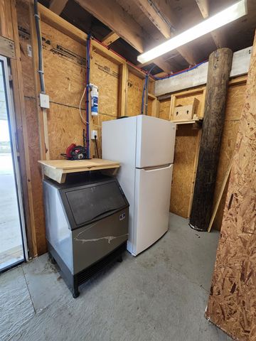 160 E Central Ave, Grand Isle, LA 70358