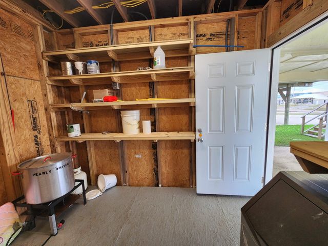 160 E Central Ave, Grand Isle, LA 70358