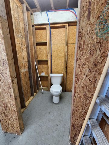 160 E Central Ave, Grand Isle, LA 70358