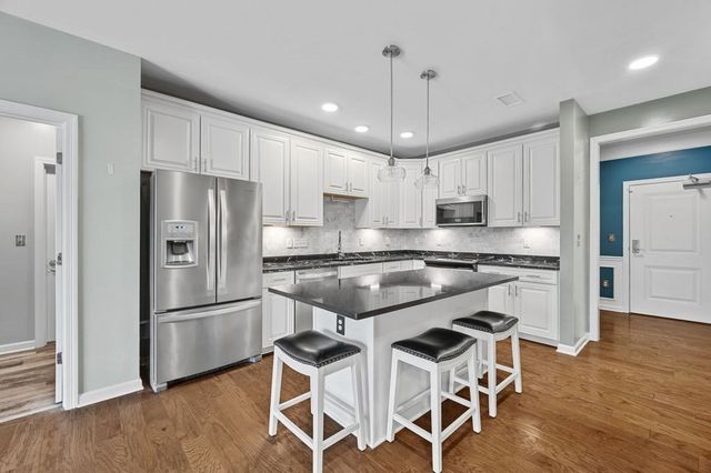 220 Martins Landing 411, North Reading, MA 01864