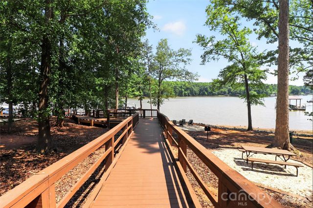 7614 Porrera Street, Charlotte, NC 28214