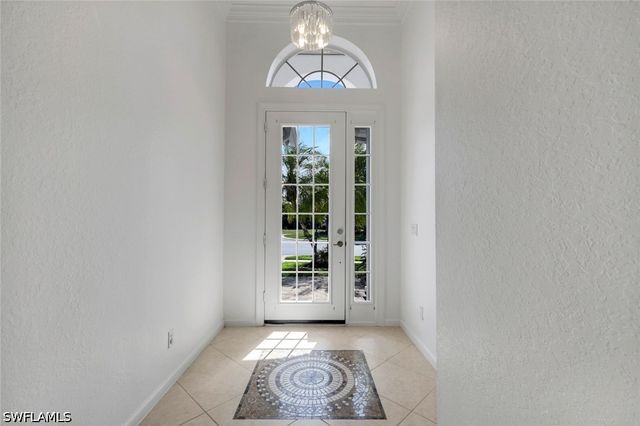 15501 Cadiz LN, Naples, FL 34110