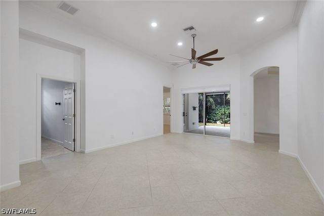 15501 Cadiz LN, Naples, FL 34110