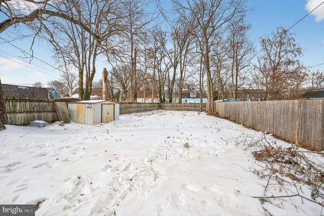 646 BARCLAY AVE, Morrisville, PA 19067