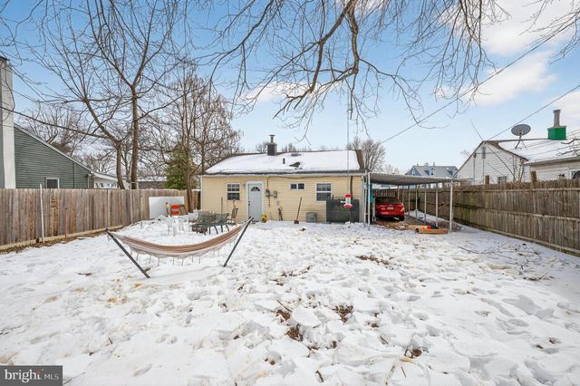 646 BARCLAY AVE, Morrisville, PA 19067