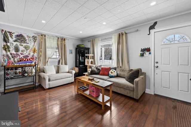 646 BARCLAY AVE, Morrisville, PA 19067