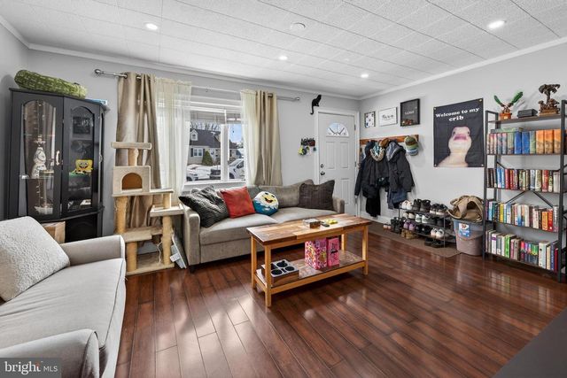 646 BARCLAY AVE, Morrisville, PA 19067