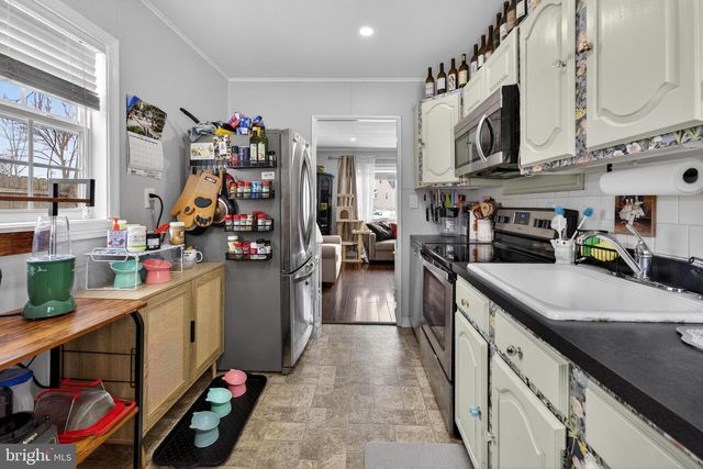 646 BARCLAY AVE, Morrisville, PA 19067