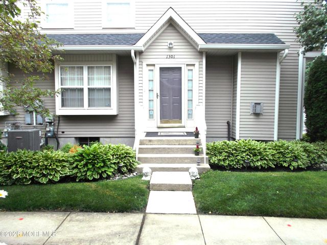 1301 Coventry Way, Mount Laurel, NJ 08054