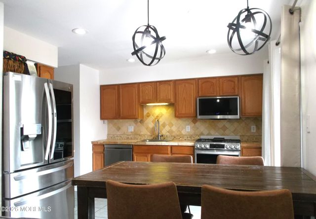 1301 Coventry Way, Mount Laurel, NJ 08054