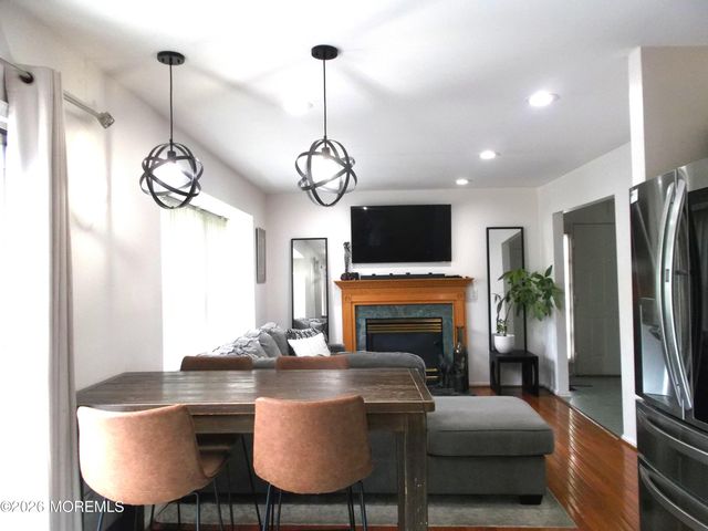 1301 Coventry Way, Mount Laurel, NJ 08054