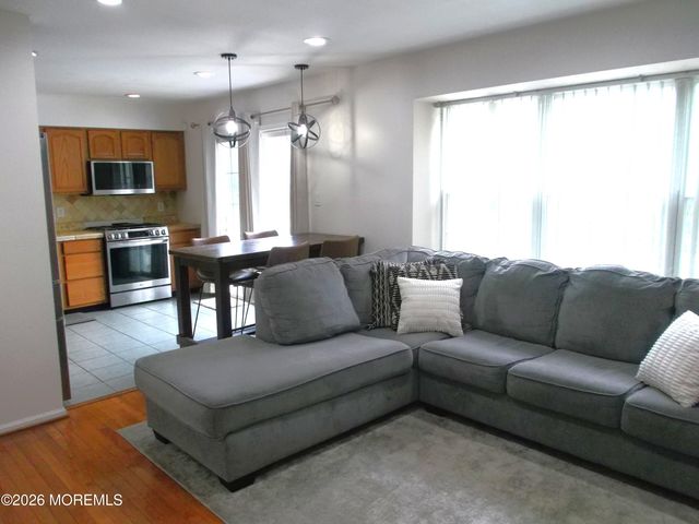 1301 Coventry Way, Mount Laurel, NJ 08054