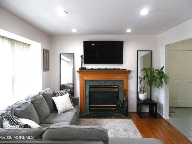 1301 Coventry Way, Mount Laurel, NJ 08054