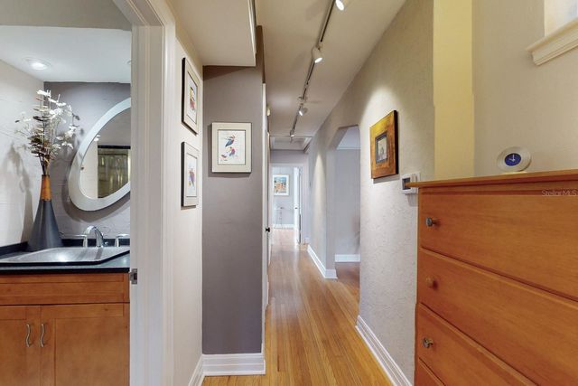 115 21ST AVENUE NE, St Petersburg, FL 33704