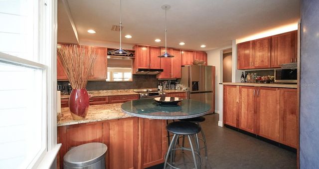 115 21ST AVENUE NE, St Petersburg, FL 33704