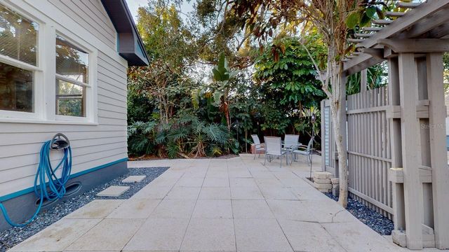 115 21ST AVENUE NE, St Petersburg, FL 33704