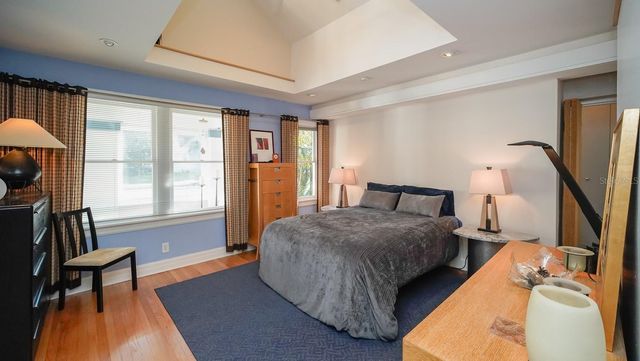 115 21ST AVENUE NE, St Petersburg, FL 33704