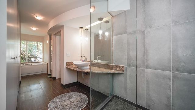 115 21ST AVENUE NE, St Petersburg, FL 33704