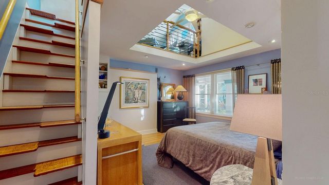 115 21ST AVENUE NE, St Petersburg, FL 33704