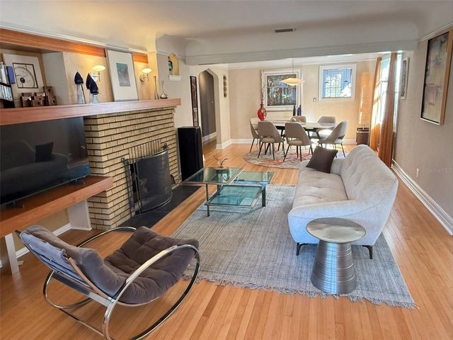 115 21ST AVENUE NE, St Petersburg, FL 33704