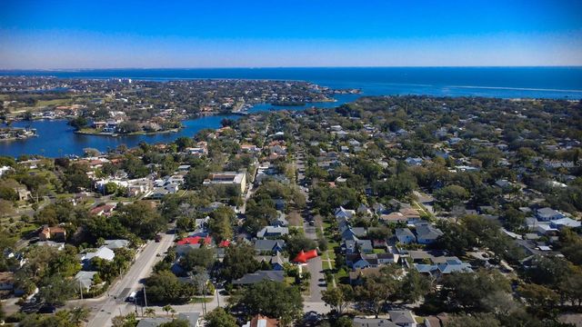 115 21ST AVENUE NE, St Petersburg, FL 33704