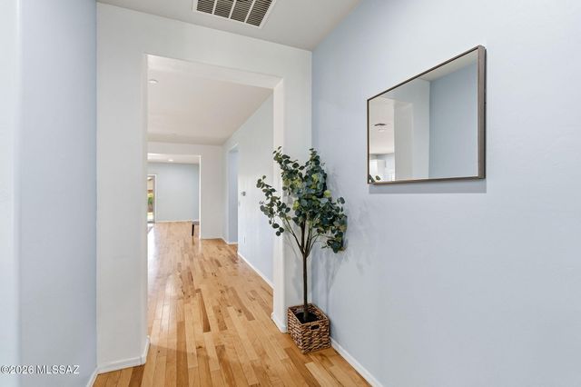 8158 N Circulo El Palmito, Tucson, AZ 85704