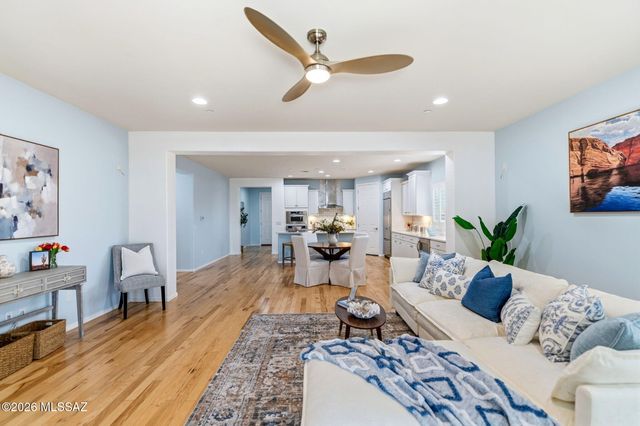 8158 N Circulo El Palmito, Tucson, AZ 85704