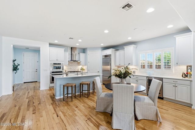 8158 N Circulo El Palmito, Tucson, AZ 85704