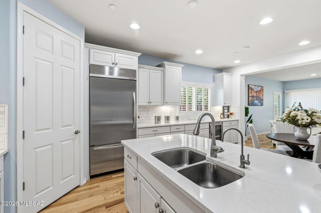 8158 N Circulo El Palmito, Tucson, AZ 85704