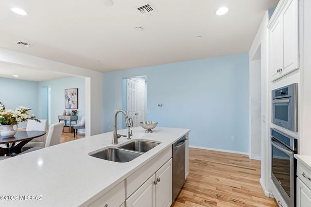 8158 N Circulo El Palmito, Tucson, AZ 85704