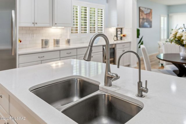 8158 N Circulo El Palmito, Tucson, AZ 85704