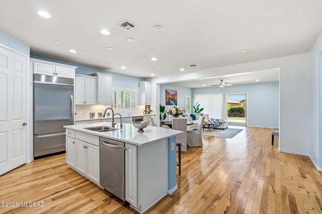 8158 N Circulo El Palmito, Tucson, AZ 85704
