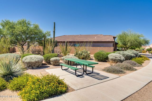 8158 N Circulo El Palmito, Tucson, AZ 85704