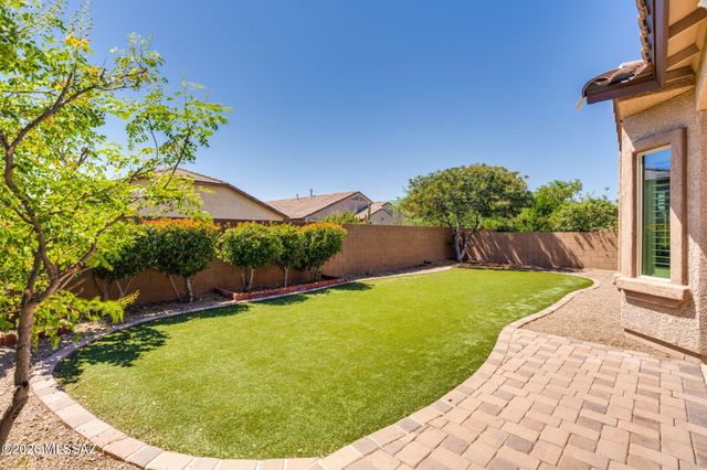 8158 N Circulo El Palmito, Tucson, AZ 85704