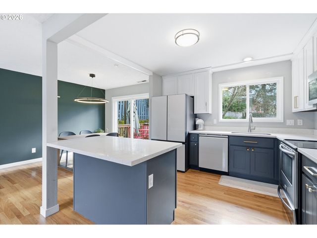 1330 Sw Hume St, Portland, OR 97219