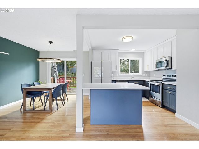 1330 Sw Hume St, Portland, OR 97219