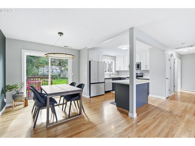 1330 Sw Hume St, Portland, OR 97219