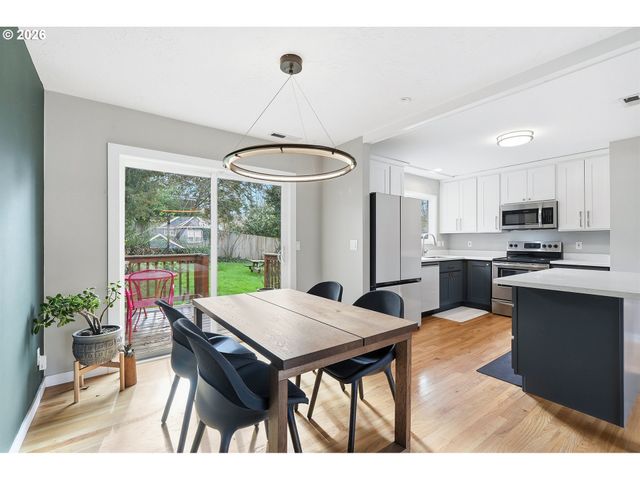 1330 Sw Hume St, Portland, OR 97219